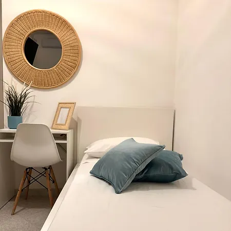 A Due Passi dal Mare B&B-2